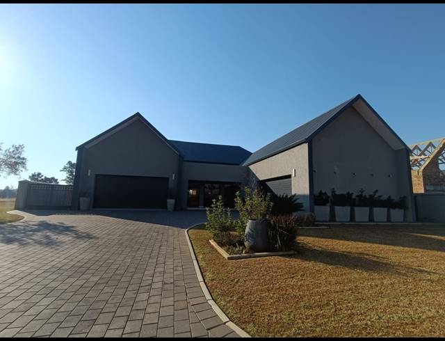 4 BEDROOM HOUSE FOR SALE IN HERON BANKS GOLF ESTATE